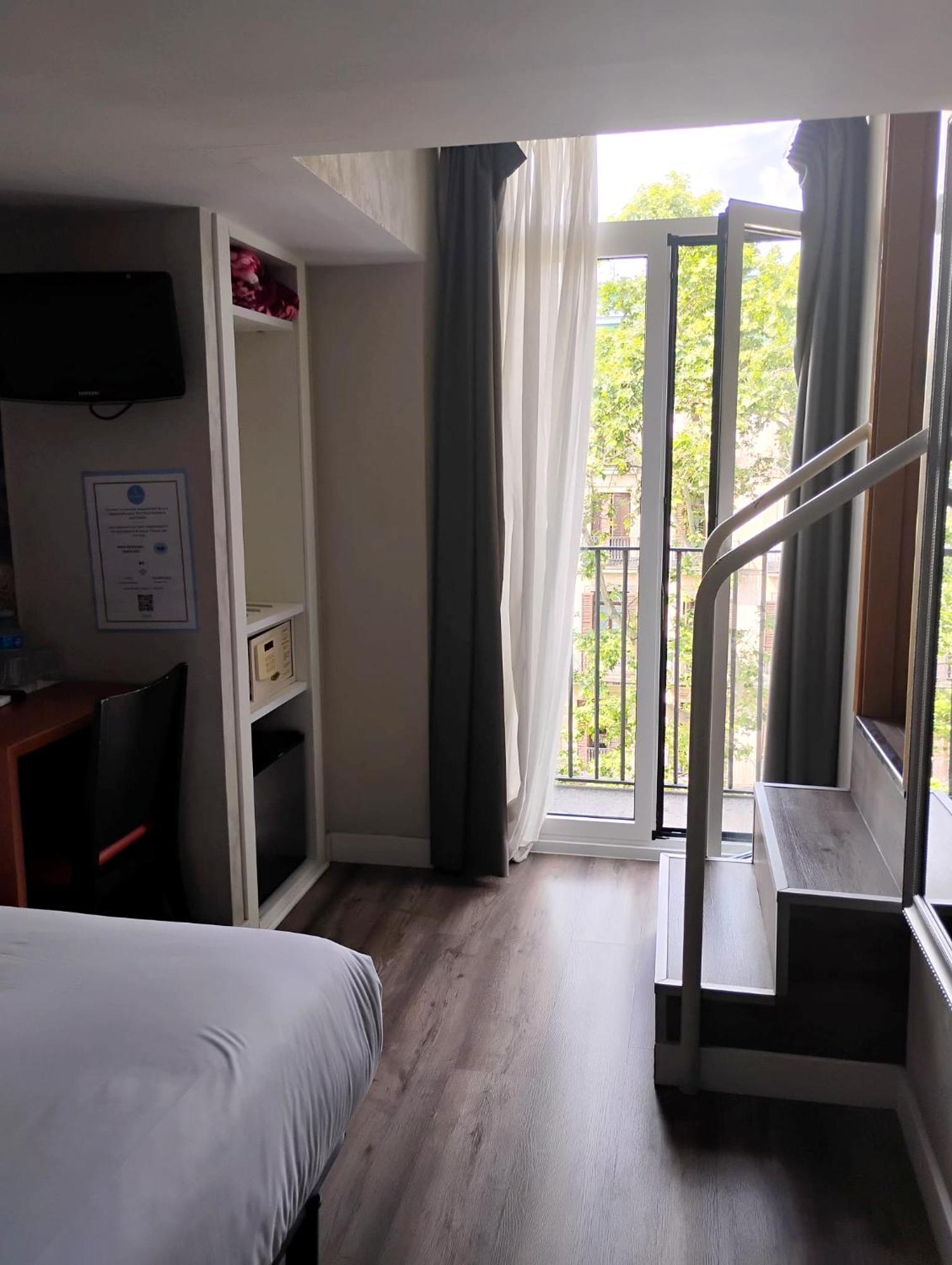 Standbyme Ramblas Guest house